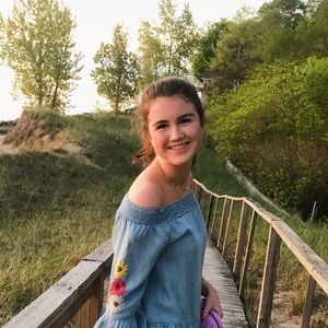 Meet your Posher, Caroline